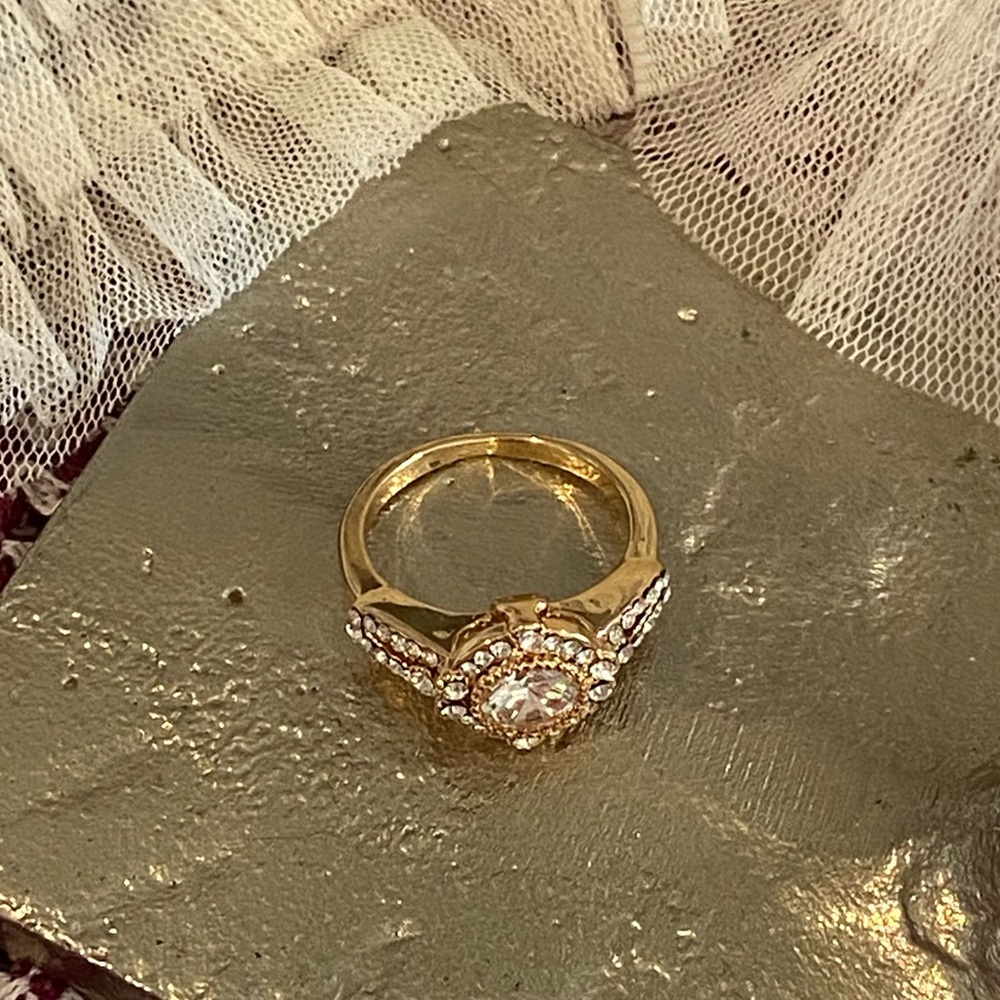 New! Rose Gold Diamond Ring - Picture 4 of 8